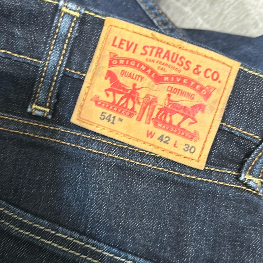 Men’s Levi’s jeans. LIKE NEW.